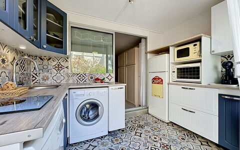 Accommodation:&nbsp;Les Floralies Ii 340.16