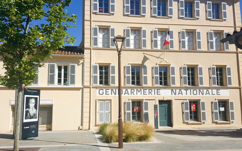 Saint-Tropez 260: Building, Plant, Window, Door, Urban Design, Tree, Neighbourhood, Residential Area, Real Estate