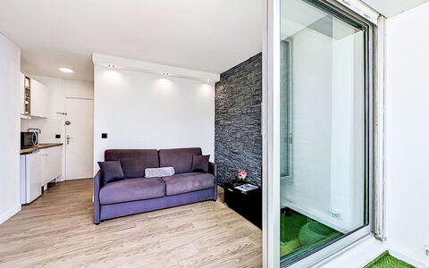 Accommodation:&nbsp;Paradis du Soleil 100.6