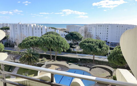 Paradis du Soleil: Architecture, Mixed-Use, Building, Urban Design, Real Estate, Tree, City, Tourism, Apartment, Vacation