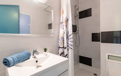 Accommodation:&nbsp;Les Grenadines 130.5