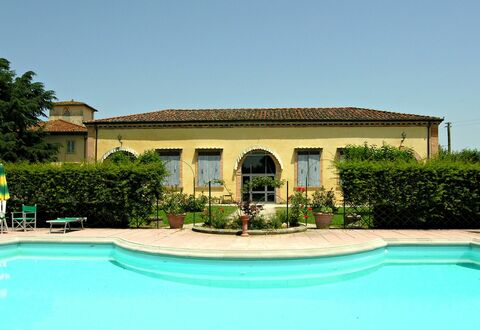 Villa Sandra: Property, Home, House, Building, Real Estate, Swimming Pool, Estate, Villa, Residential Area, Facade