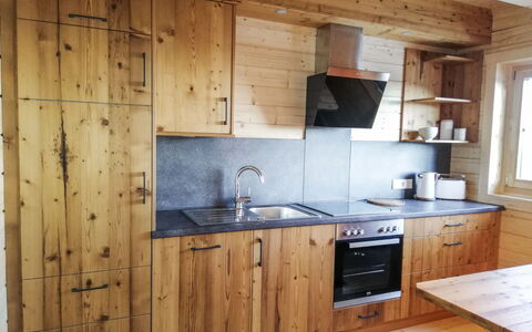 Hütte Buchfink: Countertop, Room, Cabinetry, Kitchen, Furniture, Property, Sink, Interior Design, House, Building