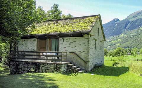 Rustico al Campett: House, Green, Property, Natural Landscape, Cottage, Grass, Building, Home, Rural Area, Farmhouse