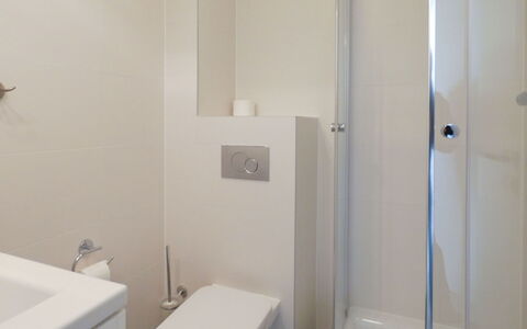 Mistelgau 100: Property, Bathroom, Room, Plumbing Fixture, Wall, Toilet, Architecture, Real Estate, Tile, Interior Design