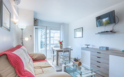 Port Salins: Room, Furniture, Property, Interior Design, Blue, Bedroom, Building, House, Floor, Real Estate