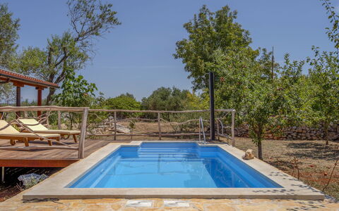 Marijo: Swimming Pool, Property, Real Estate, House, Home, Vacation, Leisure, Tree, Estate, Building