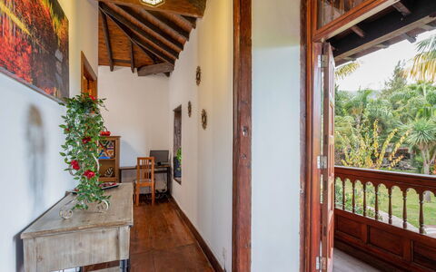 Villa Torrita: Property, Building, Plant, Wood, Interior Design, Architecture, Floor, Porch, Wood Stain, Wall