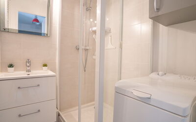 Accommodation:&nbsp;Les Cyprianes 490.7