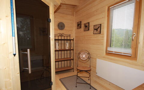 Almhaus Galisch: Property, Room, Building, House, Real Estate, Interior Design, Wood, Porch, Home, Floor