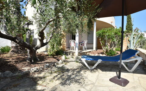 Burrito: Plant, Property, Plant Community, Shade, Outdoor Furniture, Building, Tree, Real Estate, Leisure, Landscape