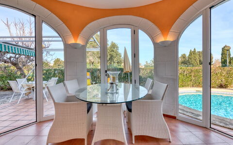 Golf Y Playa: Property, Real Estate, Building, Room, House, Estate, Furniture, Home, Interior Design, Table
