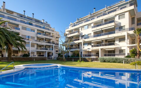 Zephyrus: Water, Building, Plant, Daytime, Sky, Property, Window, Azure, Blue, Swimming Pool