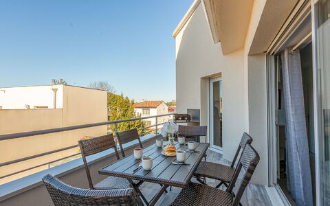 La Closerie des Tremieres: Property, Building, Real Estate, House, Balcony, Apartment, Room, Home, Architecture, Interior Design