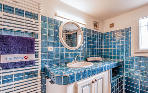 La Source: Blue, Property, Bathroom, Room, Tile, Real Estate, Interior Design, Architecture, Azure, Wall
