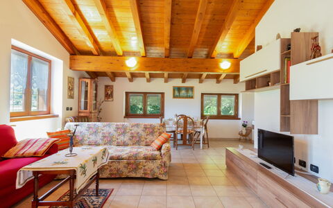 Fuentes: Room, Ceiling, Property, Living Room, Building, Interior Design, Furniture, Floor, House, Real Estate