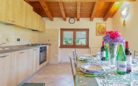 Fuentes: Property, Room, Building, Furniture, Kitchen, House, Interior Design, Real Estate, Ceiling, Countertop