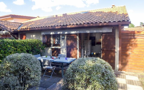 Lotissement les Rives de Capbreton: Property, House, Real Estate, Building, Home, Sky, Roof, Architecture, Vacation, Cottage
