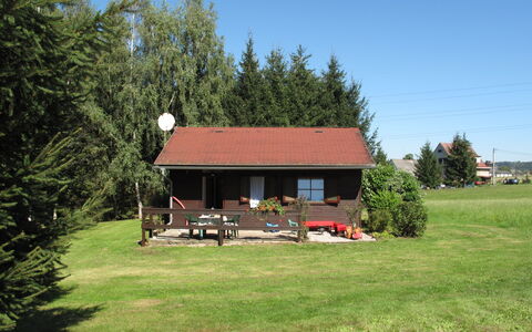 Spinka: Property, House, Home, Cottage, Natural Landscape, Land Lot, Grass, Yard, Building, Tree