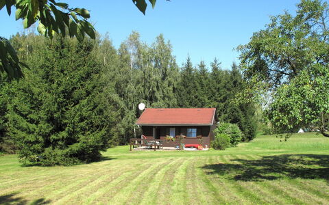 Spinka: Property, House, Home, Grass, Tree, Natural Landscape, Farm, Land Lot, Farmhouse, Cottage