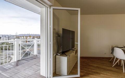 Les Cavaliers: Hall, Wood, Building, Shade, Interior Design, Floor, Wall, Flooring, Living Room