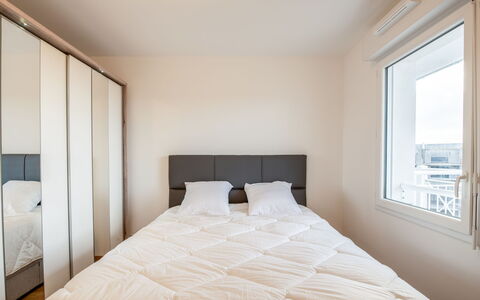 Les Cavaliers: Building, Furniture, Comfort, Azure, Window, Wood, Shade, Textile, Interior Design