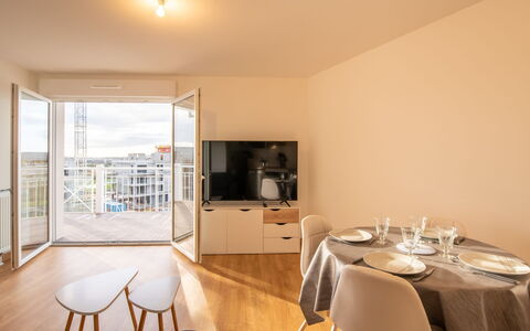 Les Cavaliers: Table, Property, Furniture, Chair, Wood, Floor, Window, Tableware, Flooring, Hardwood
