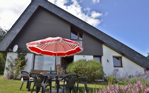 Ker Norge: Cloud, Plant, Sky, Building, Property, Tree, Flower, Window, House, Land Lot