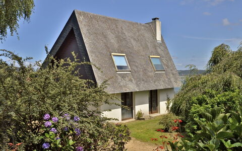 Ker Norge: Flower, Plant, Sky, Cloud, Building, Window, Property, House, Tree, Land Lot