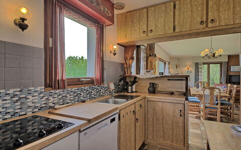 Ker Norge: Cabinetry, Countertop, Property, Furniture, Tap, Kitchen, Kitchen Sink, Wood, Lighting, Sink