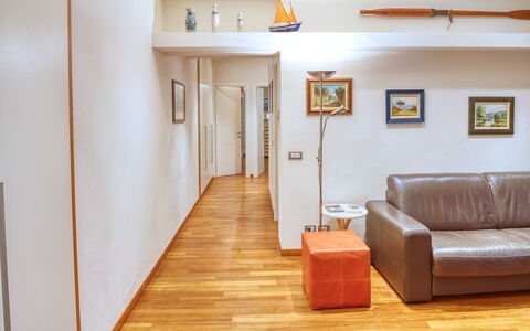 Dai Fiorentini - Apartment In Levanto: Room, Floor, Property, Furniture, Wood Flooring, Building, House, Interior Design, Living Room, Hardwood