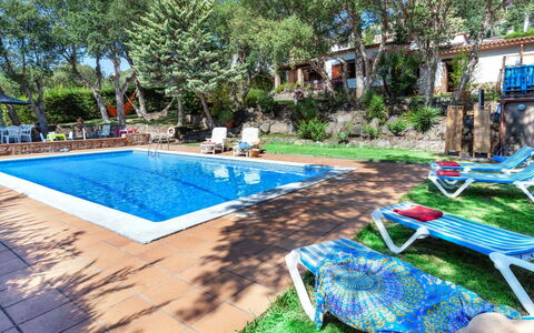 La Plaza: Swimming Pool, Property, Leisure, Resort, Vacation, Real Estate, Grass, Leisure Centre, House, Building