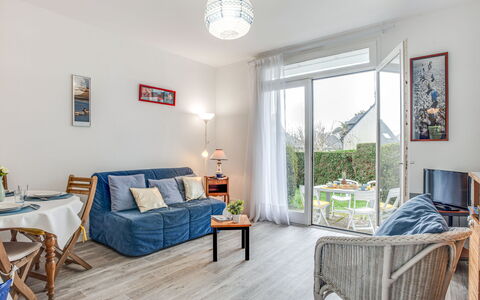 Le Dolmen: Table, Property, Furniture, Comfort, Wood, Interior Design, Flooring, Floor, Picture Frame, Living Room
