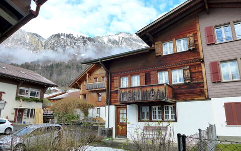 Chalet Esther: Cloud, Plant, Building, Sky, Window, Property, Wheel, Snow, Mountain