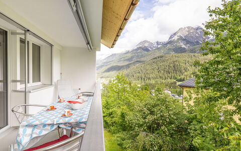 Ferienwohnung Wüest: Building, Property, Cloud, Sky, Window, Plant, Watercraft, Boat, Wood, Tree