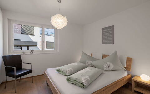 Ferienwohnung Panorama Lodge: Interior Design, Furniture, Bed, Flooring, Wall, Bedroom, Floor, Wood, Ceiling, Room