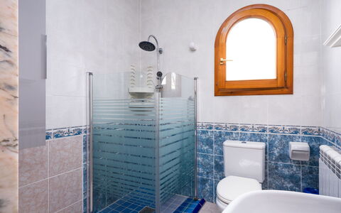 Mirador: Bathroom, Property, Room, Tile, Floor, Real Estate, Interior Design, Building, Architecture, House