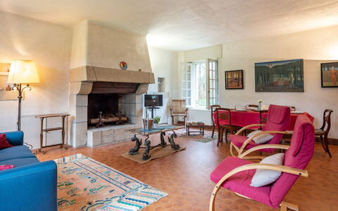 Kerlioret: Room, Property, Living Room, Furniture, Interior Design, Building, Floor, House, Real Estate, Home