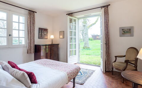 Kerlioret: Bedroom, Furniture, Room, Property, Bed, Interior Design, Bed Sheet, Bed Frame, Building, Floor