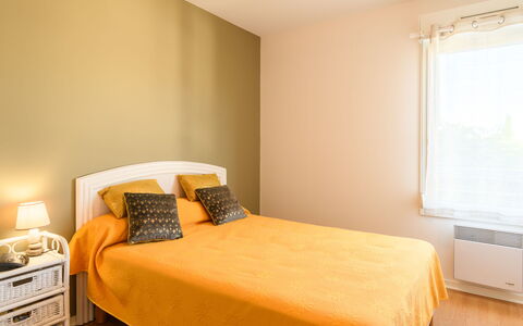 Villa D'Automne: Furniture, Property, Comfort, Window, Wood, Textile, Interior Design, Orange, Floor