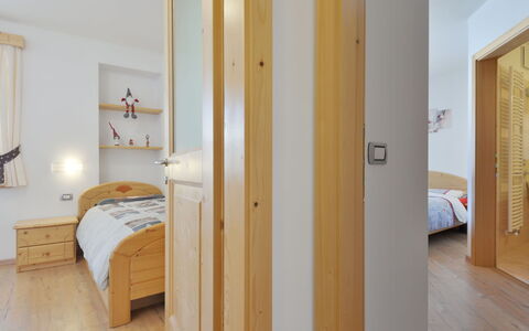 Fabio Deluca: Furniture, Building, Comfort, Wood, Cabinetry, Picture Frame, Bed Frame, Interior Design, Flooring, Floor