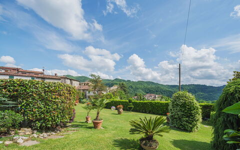 Bataba: Cloud, Sky, Plant, Property, Plant Community, Natural Environment, Natural Landscape, Land Lot, Vegetation, Grass