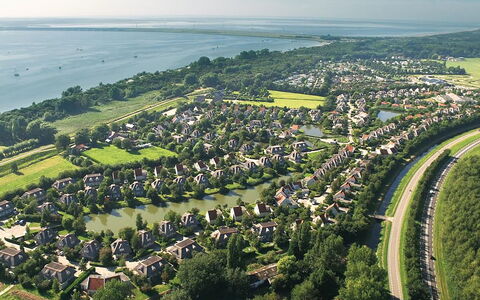 Citta Romana: Water, Sky, Water Resources, Natural Landscape, Natural Environment, Cloud, Tree, Land Lot, Vegetation, Urban Design