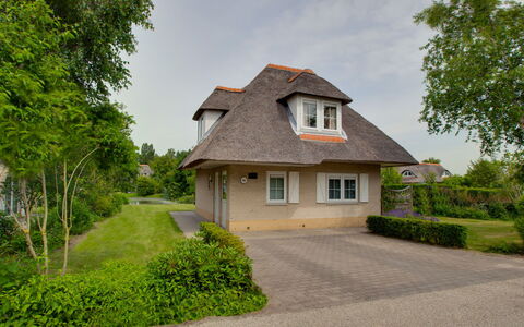 Citta Romana: Property, Home, House, Residential Area, Real Estate, Cottage, Building, Estate, Land Lot, Roof