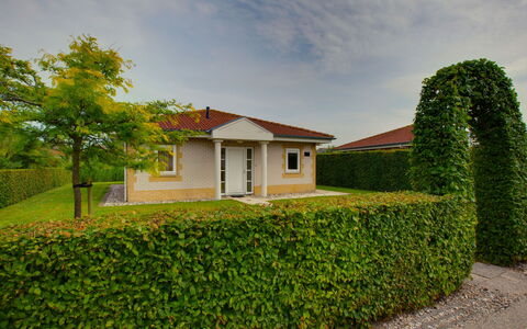 Citta Romana: House, Property, Sky, Green, Home, Tree, Residential Area, Shrub, Real Estate, Architecture