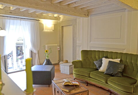 Appartamento Tommasi Fierli: Living Room, Room, Property, Furniture, Interior Design, Building, Yellow, Ceiling, House, Wall