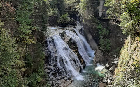 Auszeit: Water Resources, Water, Body Of Water, Nature, Waterfall, Watercourse, Stream, Vegetation, Rock
