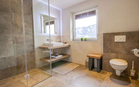 Aileen: Bathroom, Property, Room, Floor, Tile, Interior Design, Building, House, Furniture, Real Estate