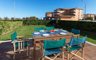Accommodation:&nbsp;Port Pals Family Terrace & Garden 1646.9