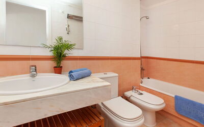 Accommodation:&nbsp;Port Pals B Ii 1646.2